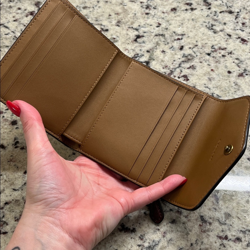 Coach Cream Color Block Tri-fold Wallet EUC - Picture 8 of 9